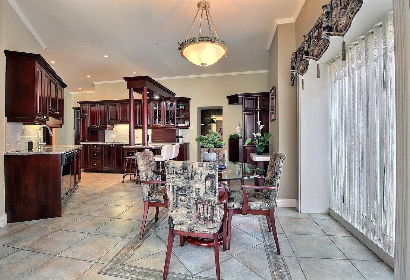 Coin-repas - 6296 Rue Principale, Sainte-Croix, QC - Indoor Photo Showing Dining Room