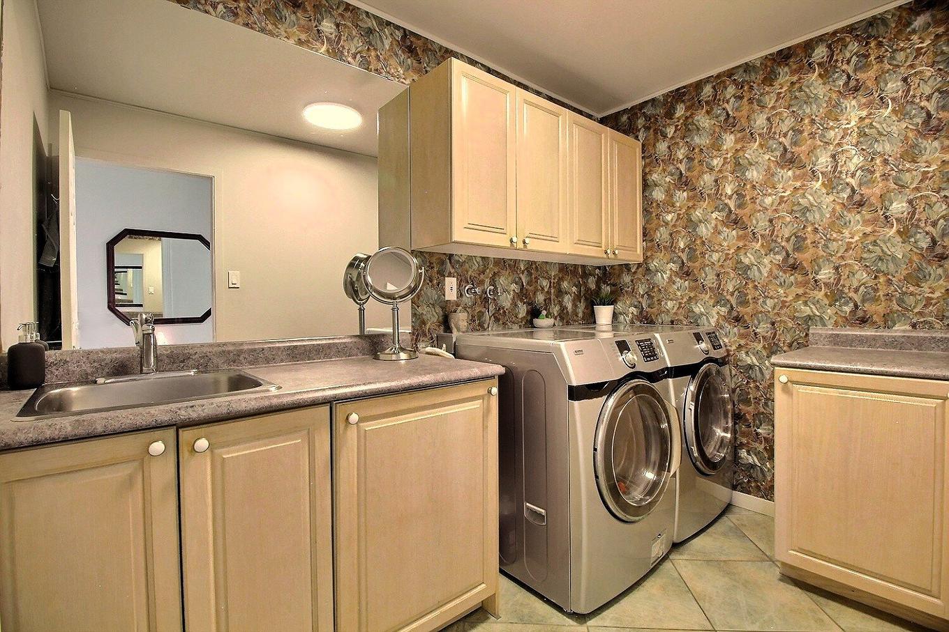 Salle de lavage - 6296 Rue Principale, Sainte-Croix, QC - Indoor Photo Showing Laundry Room