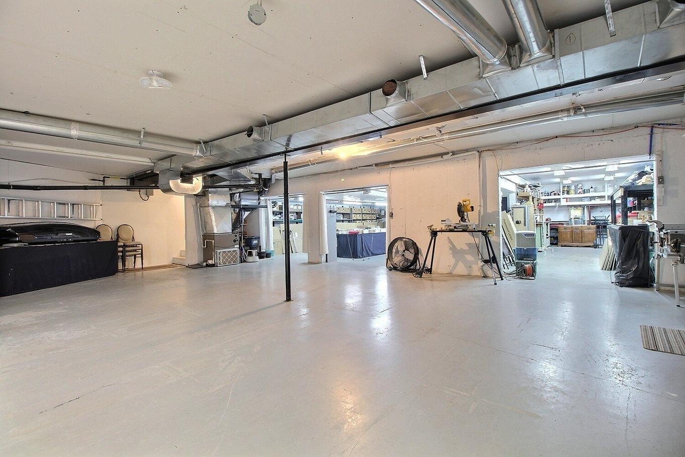 Entrepôt - 6296 Rue Principale, Sainte-Croix, QC - Indoor Photo Showing Garage