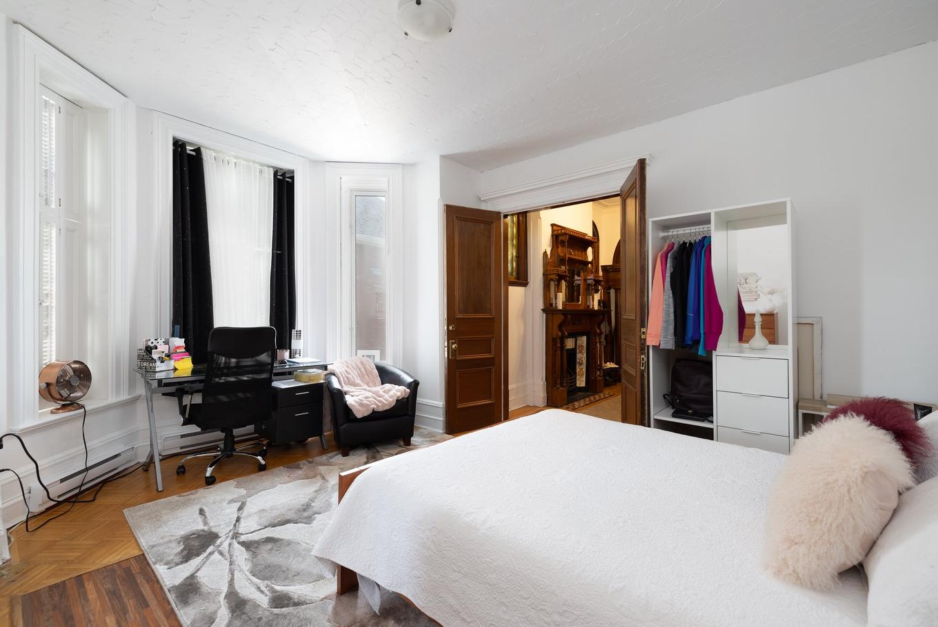 Master bedroom - 291 - 291B Rue Victoria, Salaberry-De-Valleyfield, QC - Indoor Photo Showing Bedroom