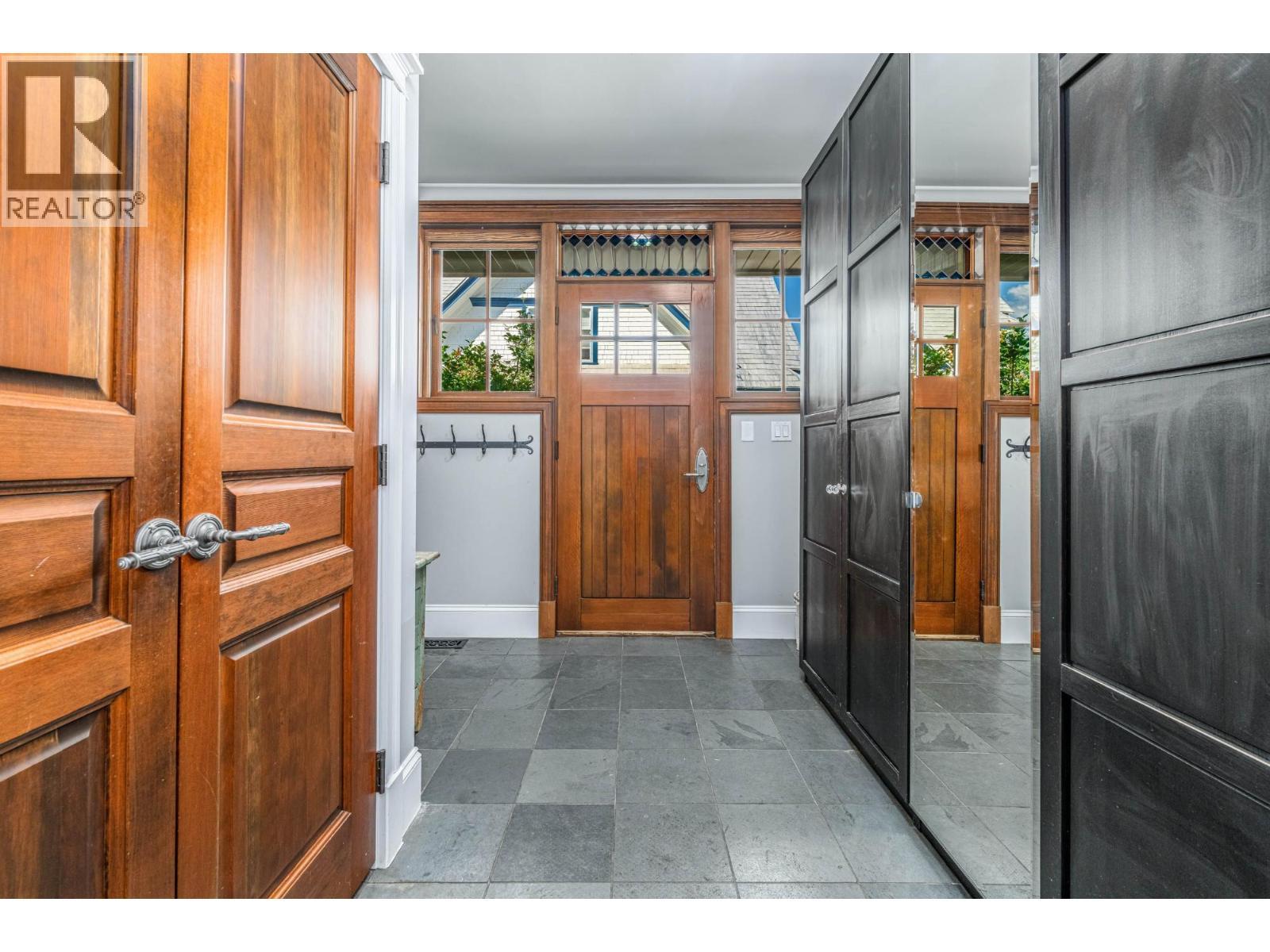 622 5Th Avenue, Fernie, BC - Indoor Photo Showing Other Room