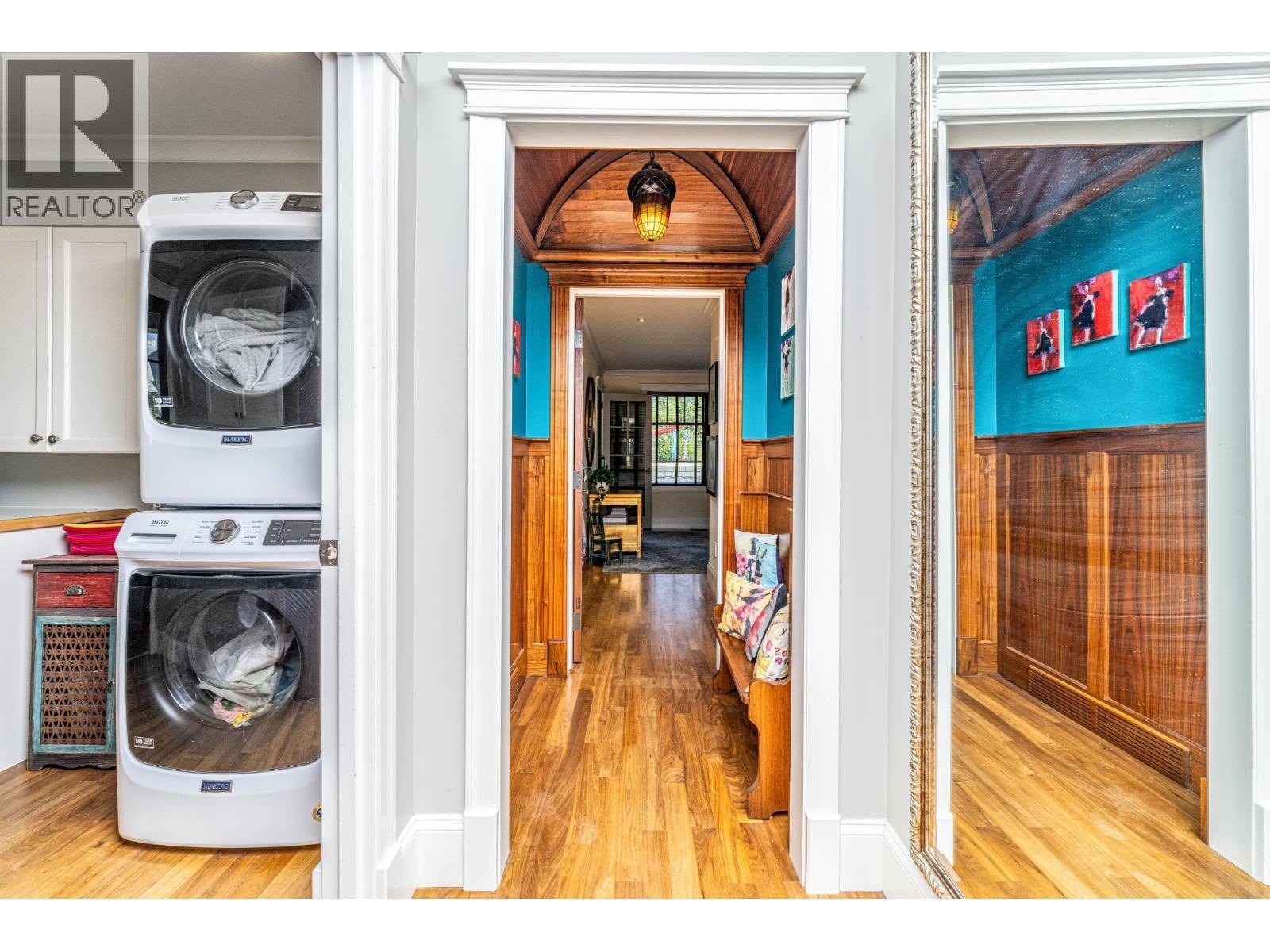622 5Th Avenue, Fernie, BC - Indoor Photo Showing Laundry Room