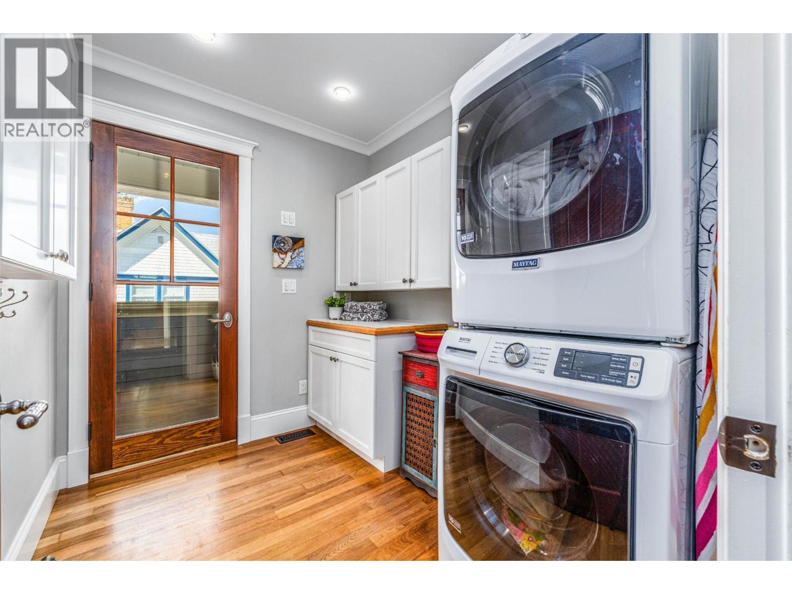 622 5Th Avenue, Fernie, BC - Indoor Photo Showing Laundry Room