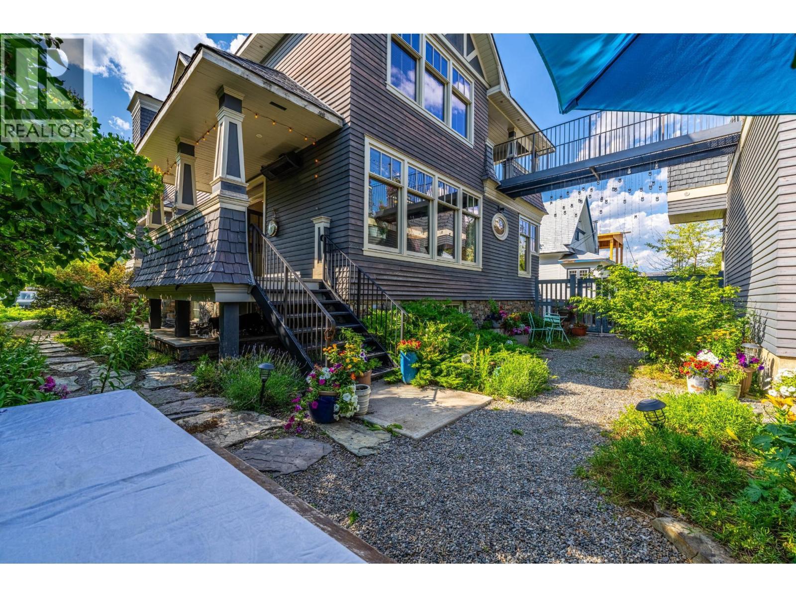 622 5Th Avenue, Fernie, BC - Outdoor