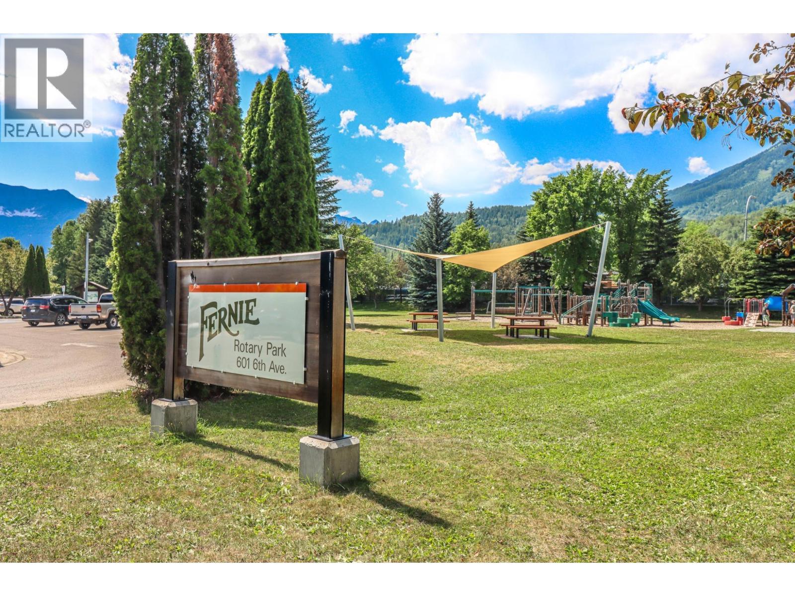 622 5Th Avenue, Fernie, BC - Outdoor With View