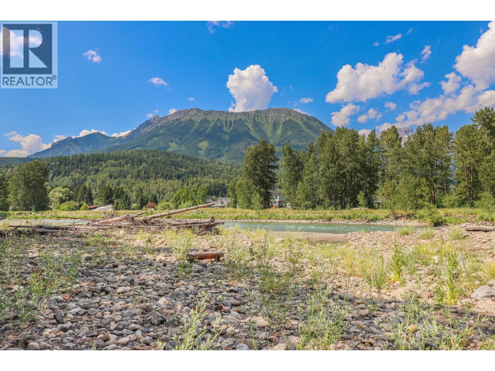 622 5Th Avenue, Fernie, BC - Outdoor With View