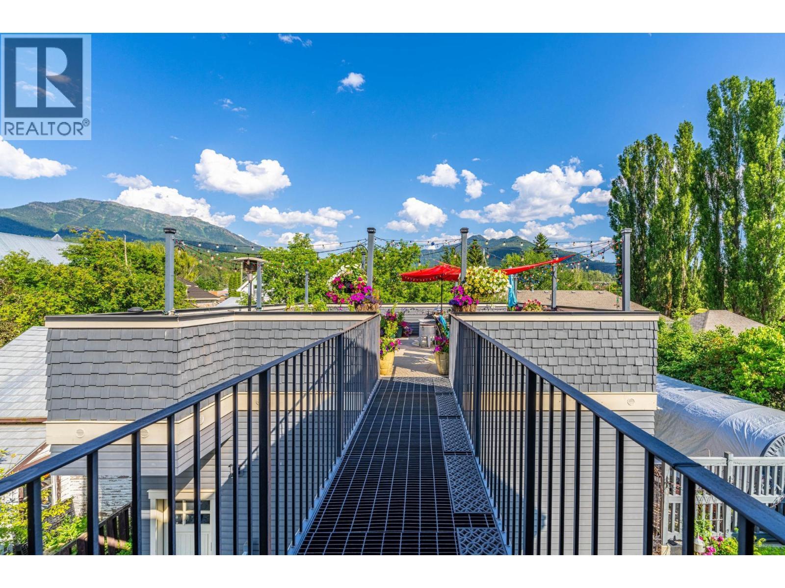 622 5Th Avenue, Fernie, BC - Outdoor With Deck Patio Veranda