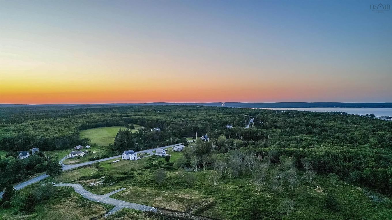 4 Scobey Lane, Mersey Point, NS