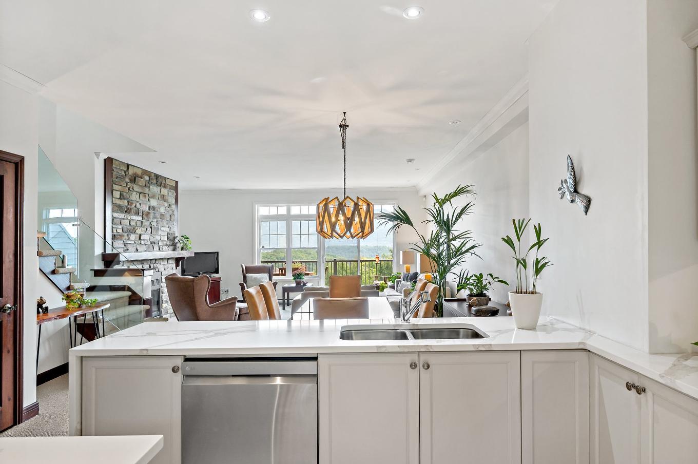 Kitchen - 5-290 Rue Du Mont-Plaisant, Mont-Tremblant, QC - Indoor Photo Showing Kitchen With Double Sink