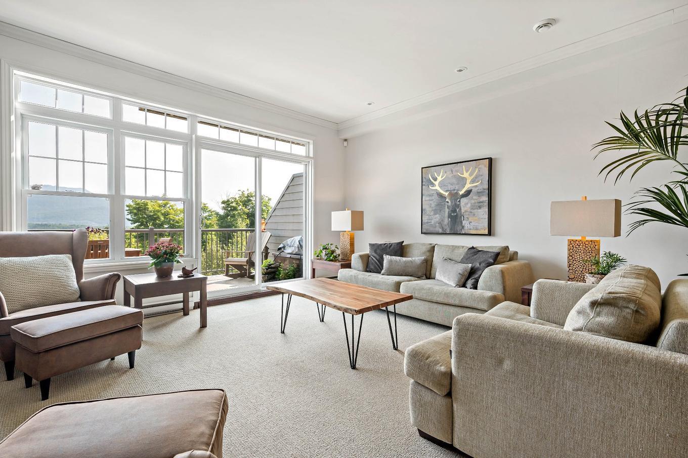 Living room - 5-290 Rue Du Mont-Plaisant, Mont-Tremblant, QC - Indoor Photo Showing Living Room