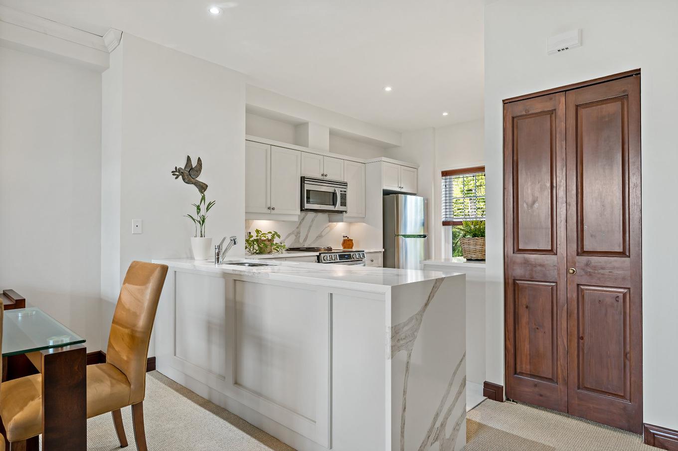 Kitchen - 5-290 Rue Du Mont-Plaisant, Mont-Tremblant, QC - Indoor Photo Showing Kitchen With Upgraded Kitchen