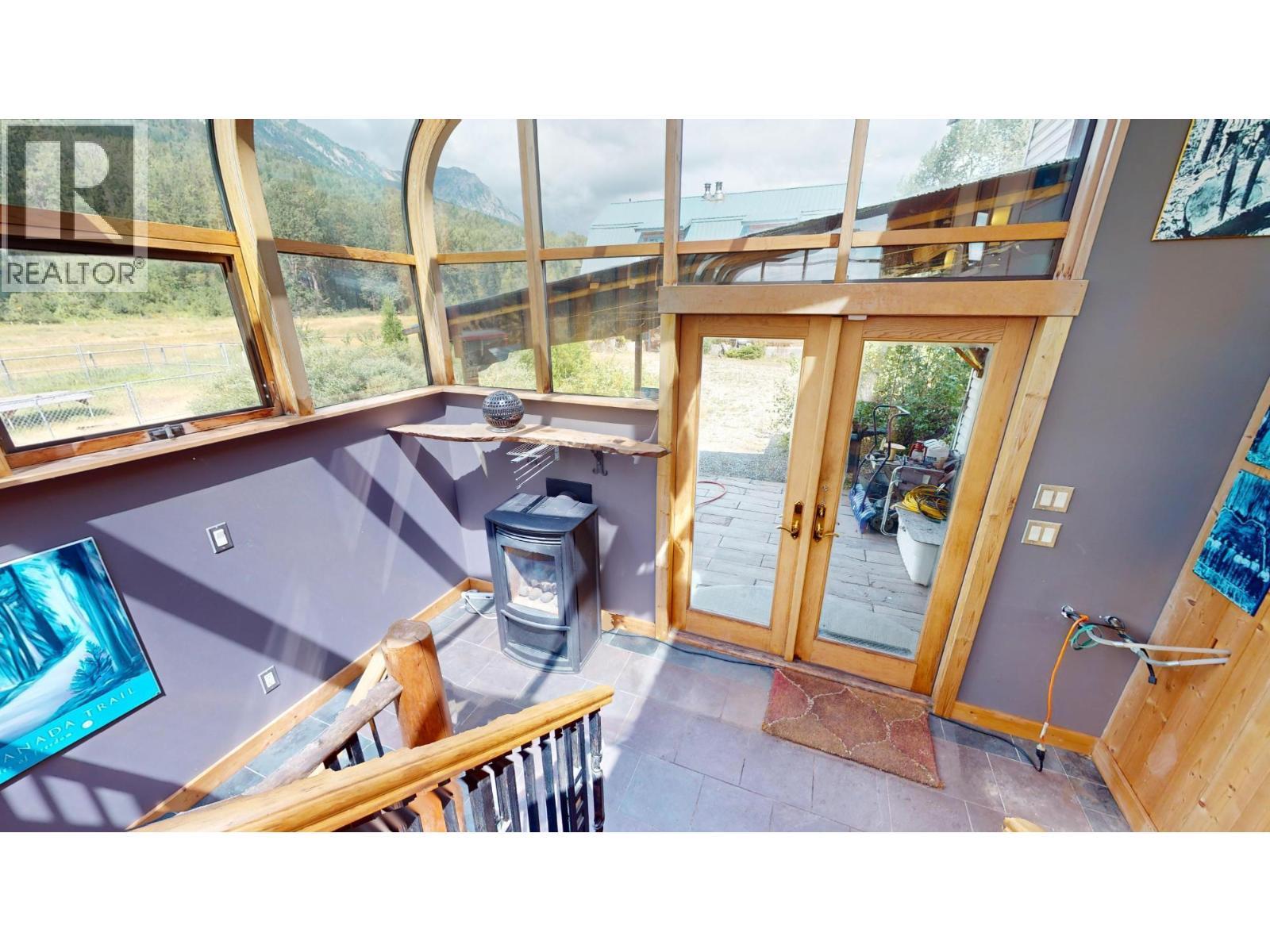 2087 3 Highway, Fernie, BC - With Exterior