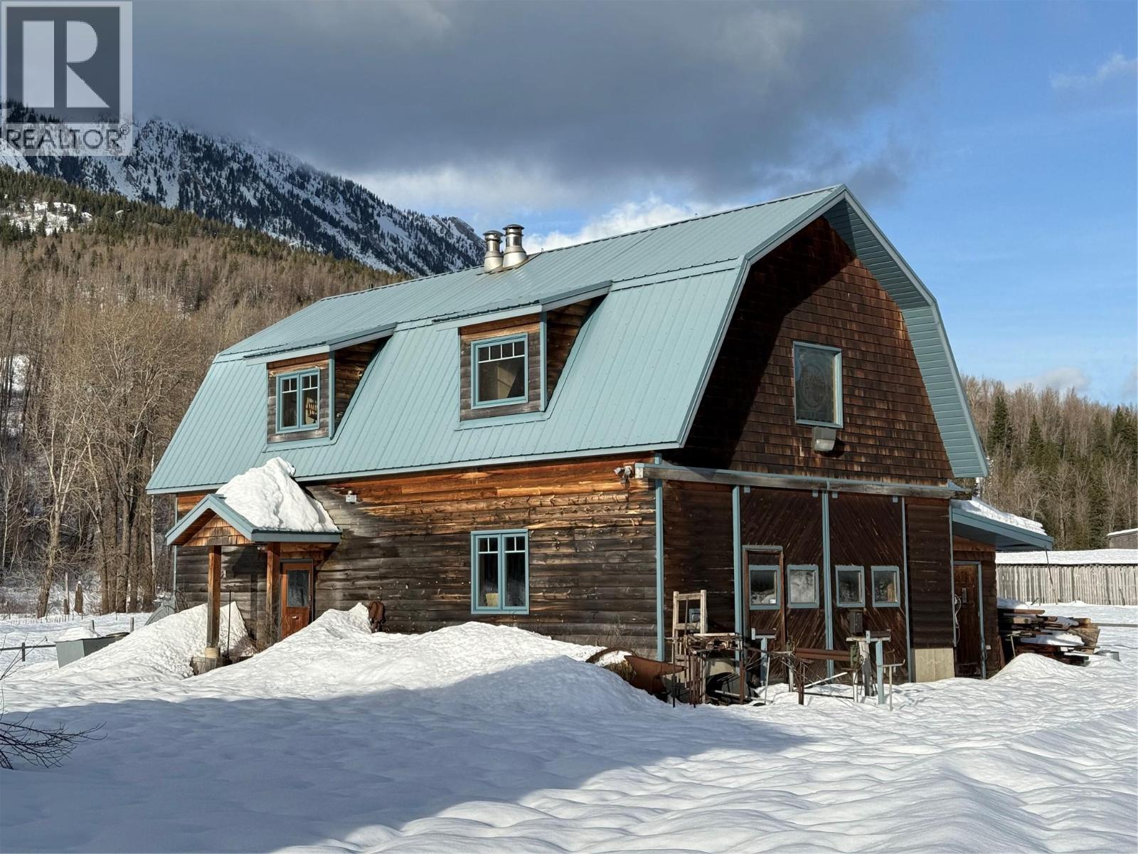 2087 3 Highway, Fernie, BC - Outdoor