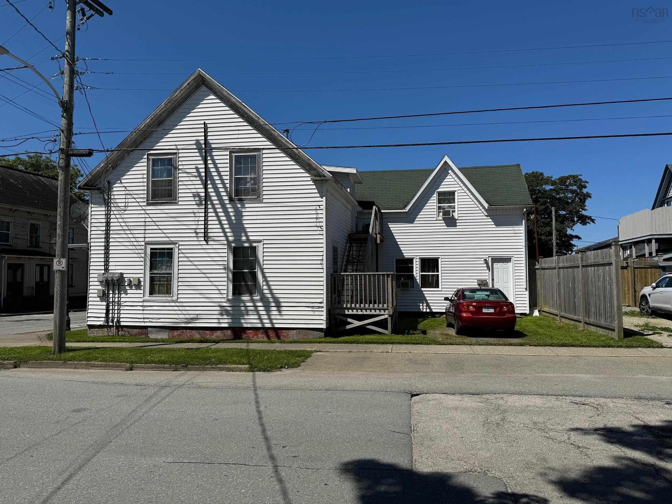 16 Willow Street, Yarmouth, NS