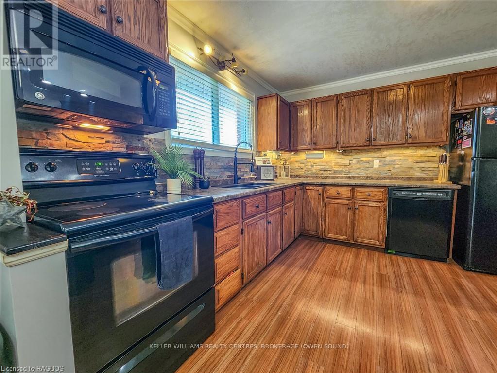173680 Mulock Road, West Grey, ON - Indoor Photo Showing Kitchen