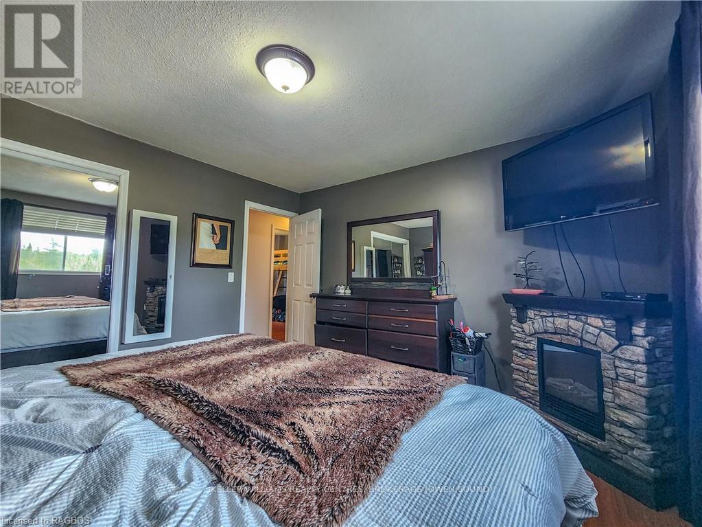 173680 Mulock Road, West Grey, ON - Indoor Photo Showing Bedroom
