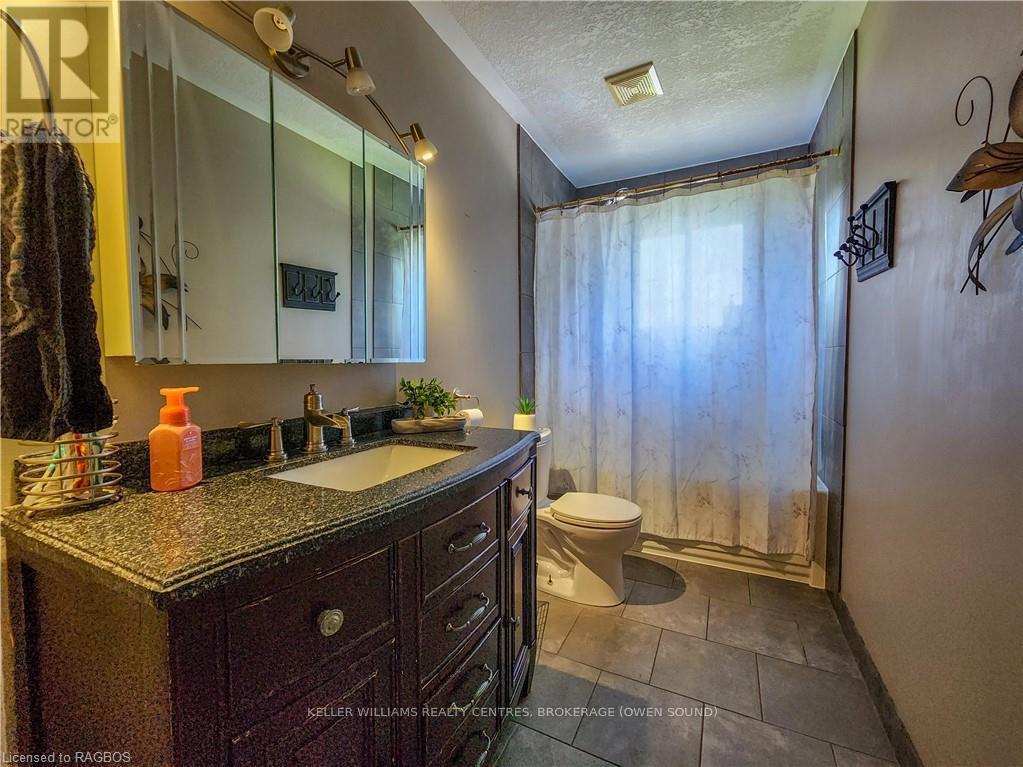 173680 Mulock Road, West Grey, ON - Indoor Photo Showing Bathroom