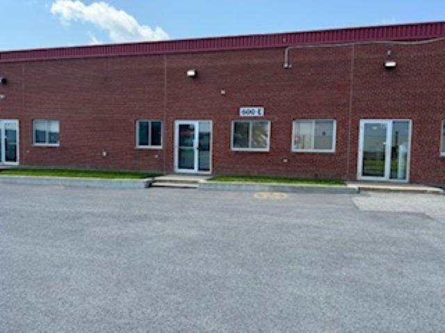 Exterior - E-600 Boul. Industriel, Saint-Jean-Sur-Richelieu, QC - Outdoor