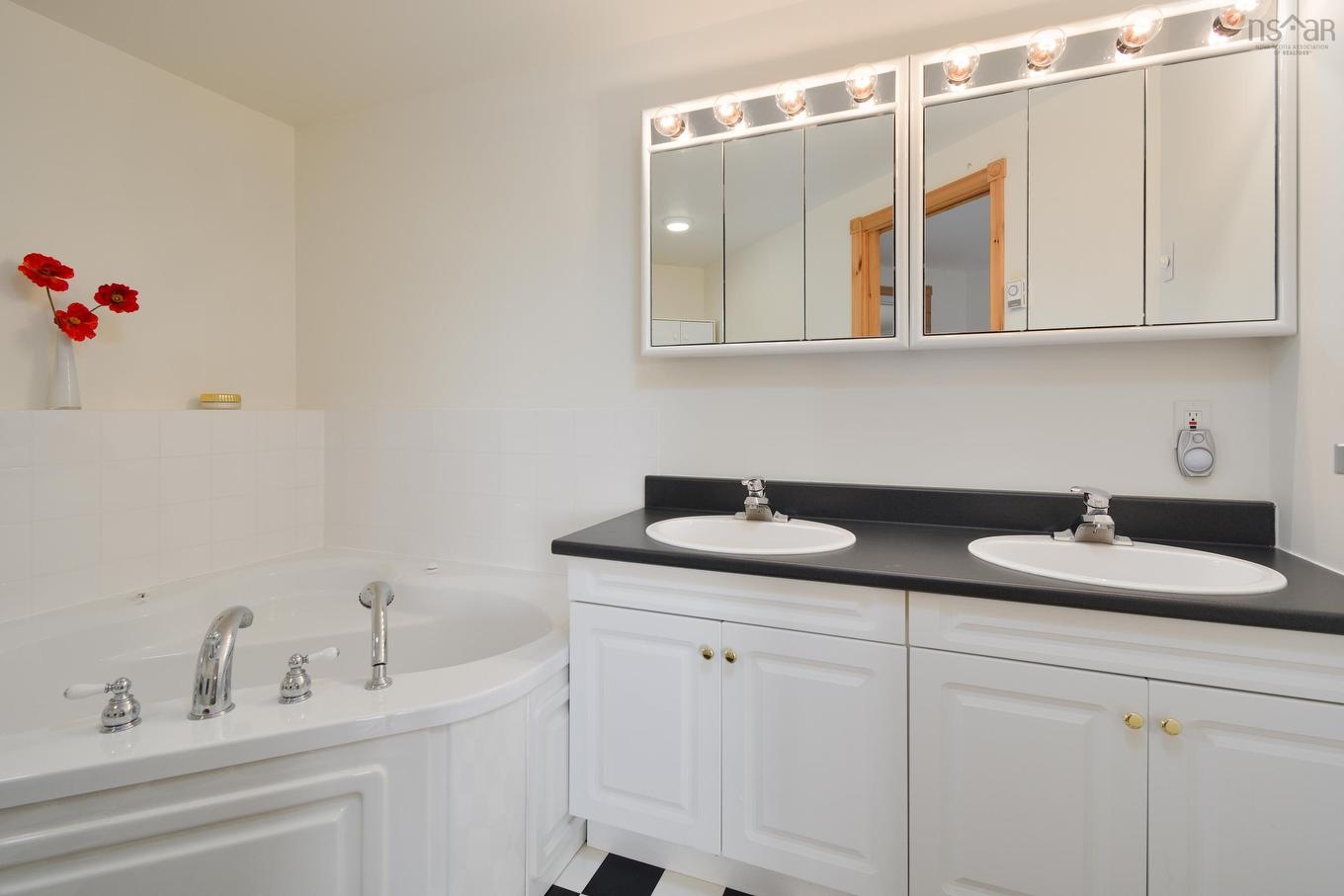 74 6101 Rd (Leo’S Lane), Roberta, NS