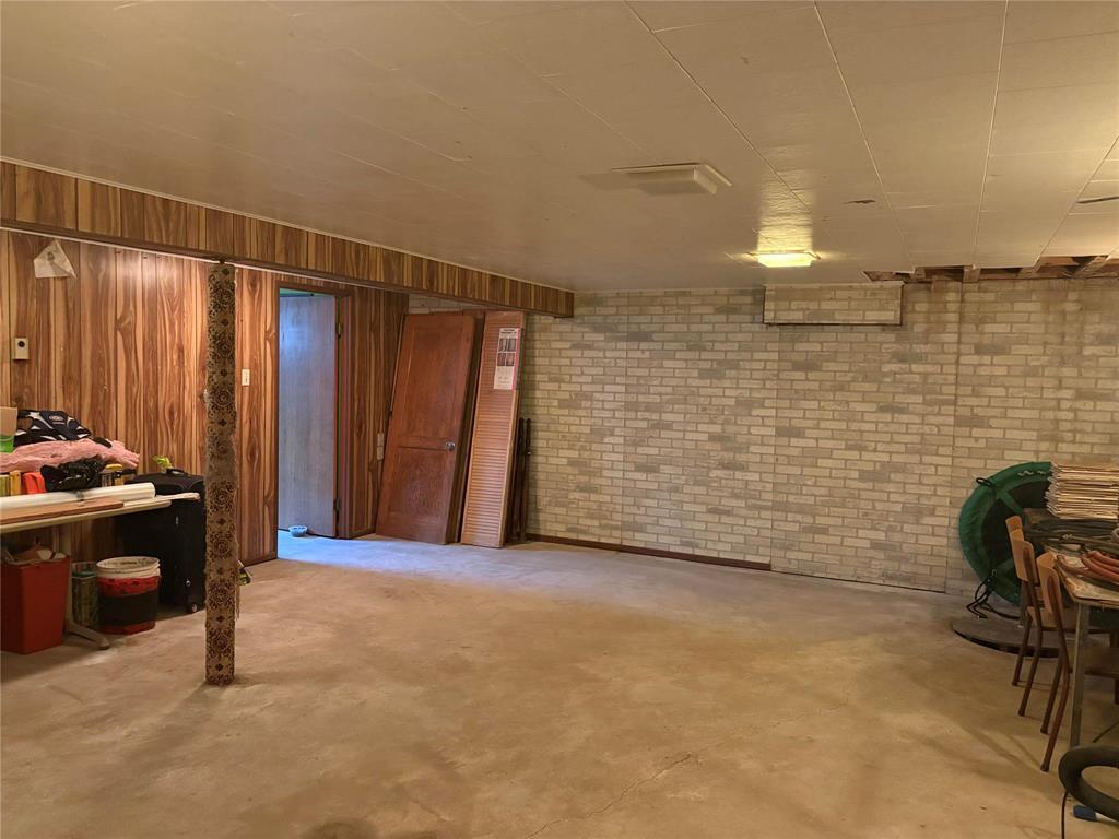 166055 31N Road, Reston, MB - Indoor Photo Showing Other Room