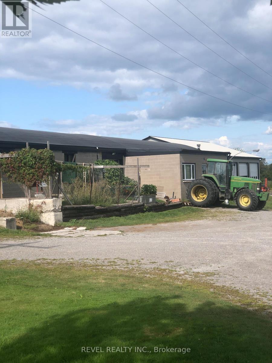 917 County Road 10, Cavan Monaghan (Cavan Twp), ON - Outdoor With Body Of Water