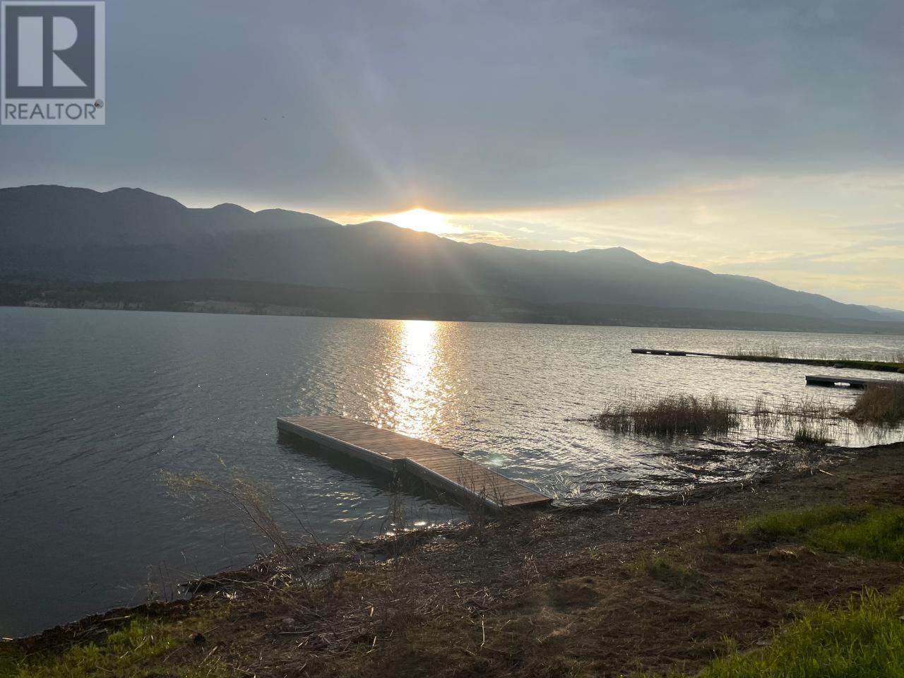 8695 Cottage Lane, Canal Flats, BC