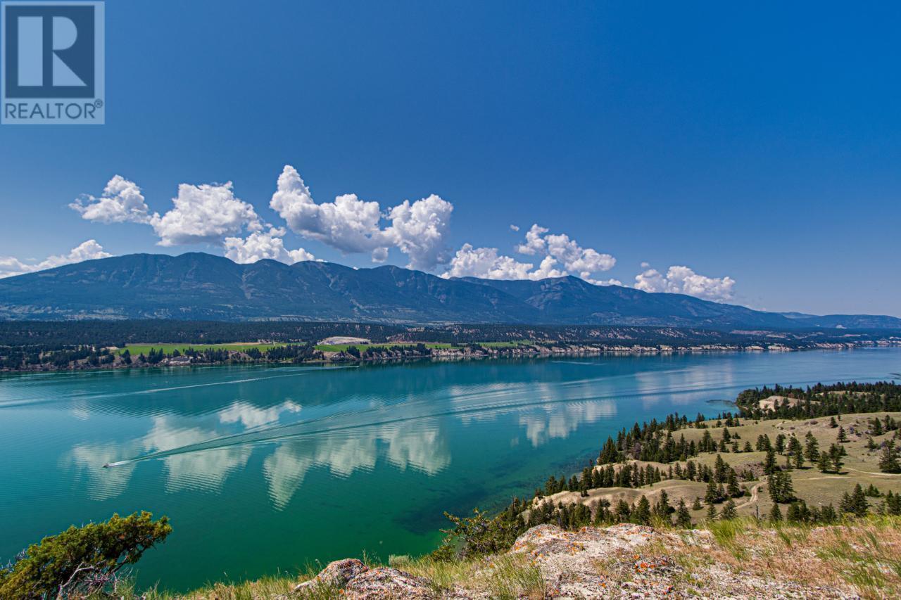 8695 Cottage Lane, Canal Flats, BC