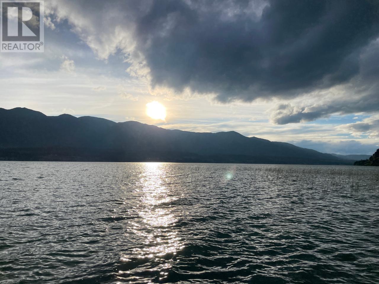 8695 Cottage Lane, Canal Flats, BC