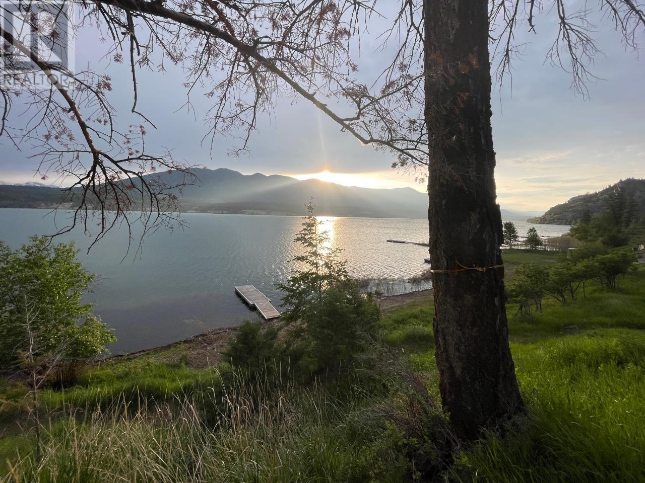 8695 Cottage Lane, Canal Flats, BC