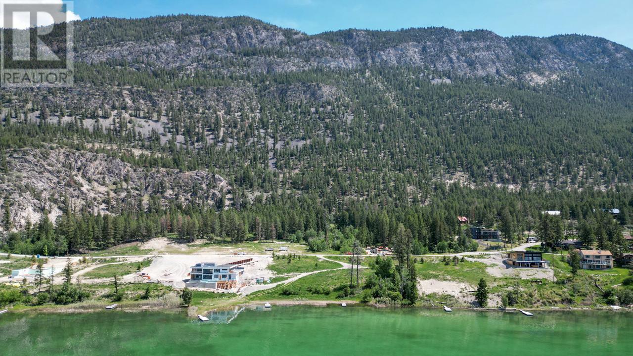 8695 Cottage Lane, Canal Flats, BC