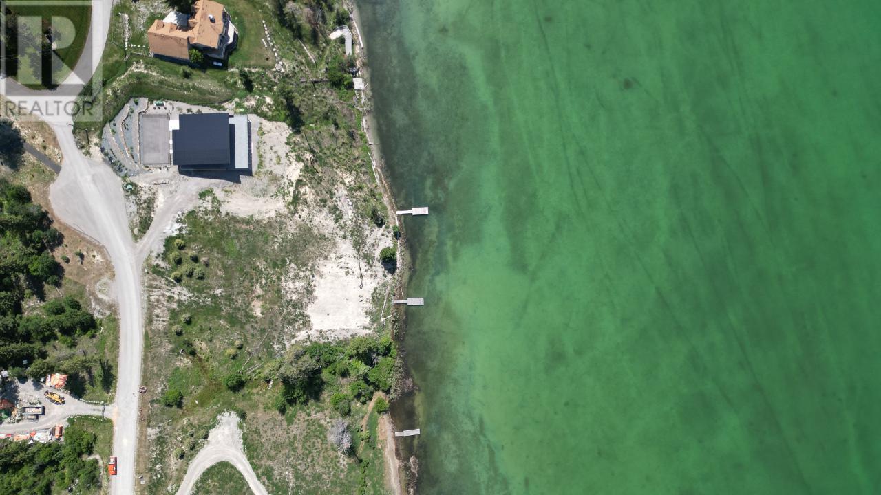 8695 Cottage Lane, Canal Flats, BC