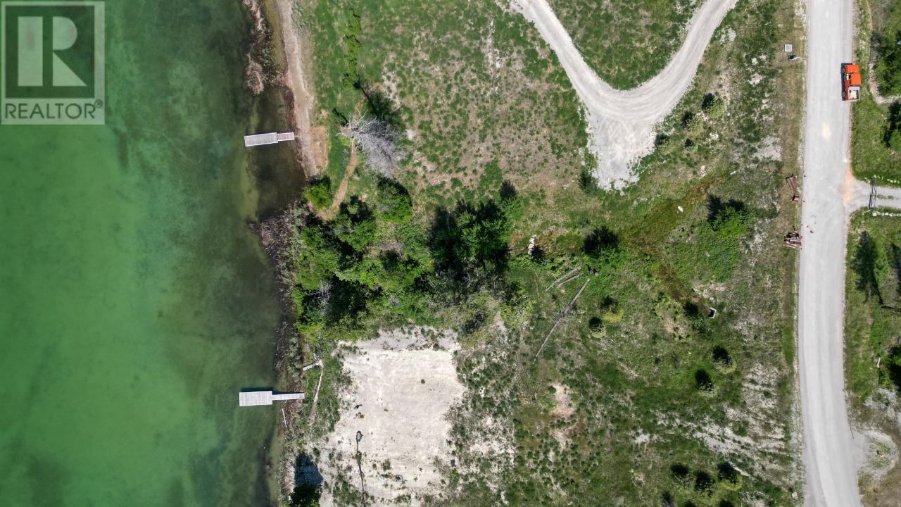 8695 Cottage Lane, Canal Flats, BC