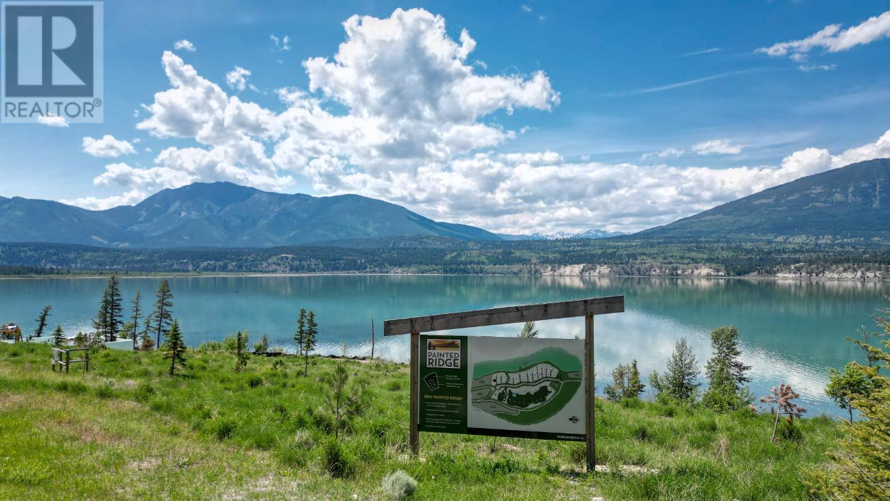 8695 Cottage Lane, Canal Flats, BC