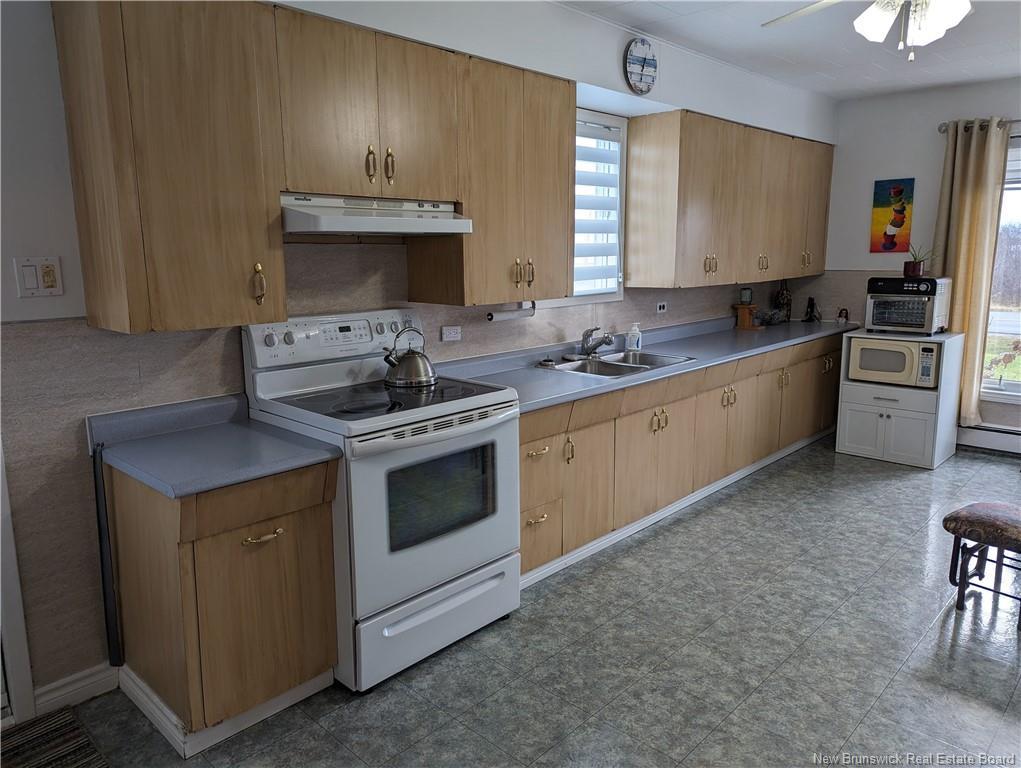 6330 Route 313, Petite-Lamèque, NB