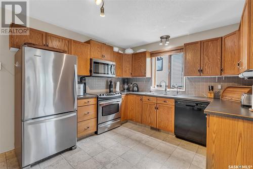 439 Wakabayashi Crescent, Saskatoon, SK - Indoor Photo Showing Kitchen
