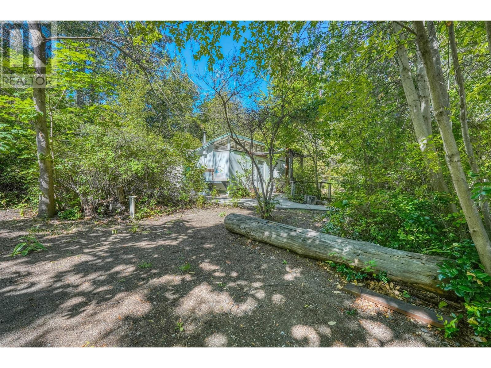 3960 Beach Avenue, Peachland, BC