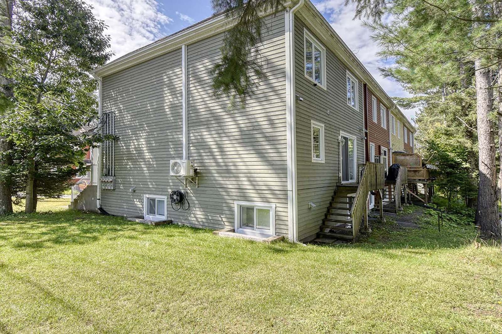 Courtyard - 4-1297 Rue Labelle, Mont-Tremblant, QC - Outdoor