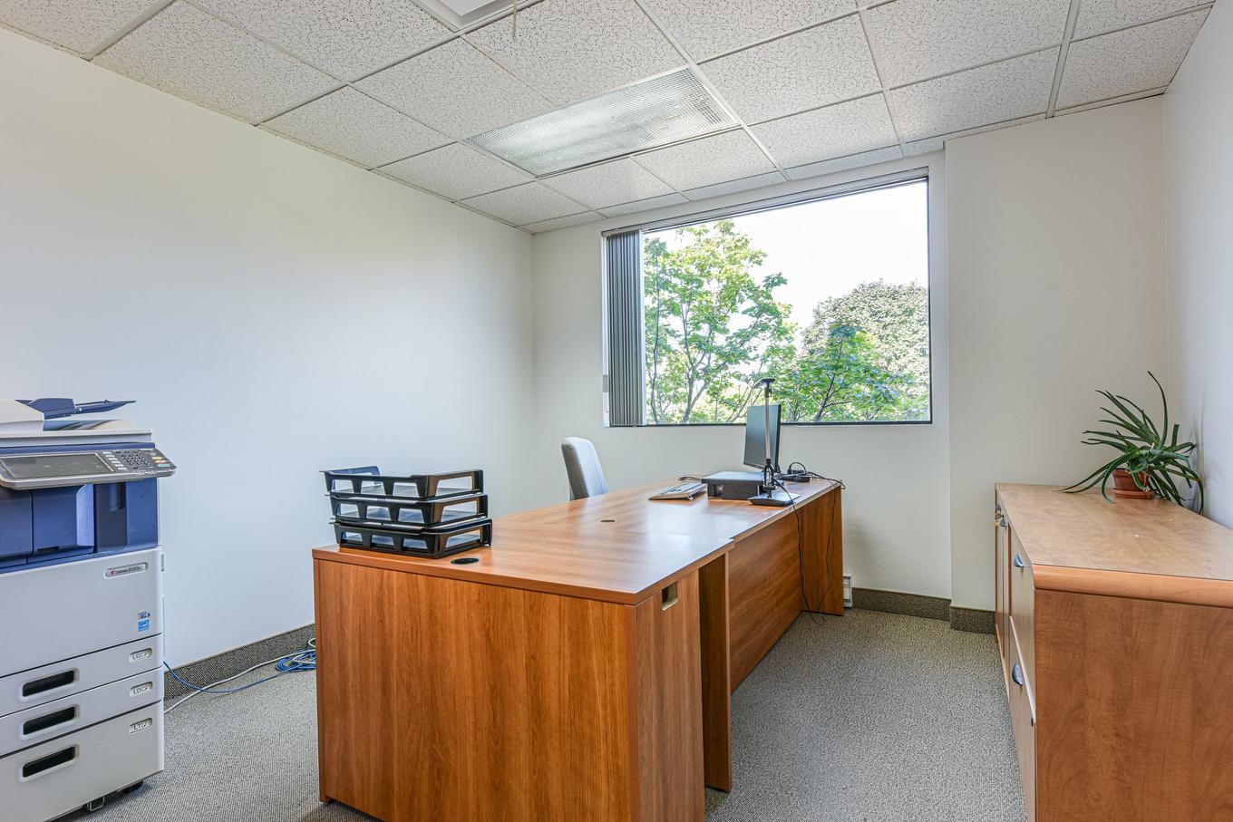 Office - 300-370Z Ch. De Chambly, Longueuil (Le Vieux-Longueuil), QC - Indoor