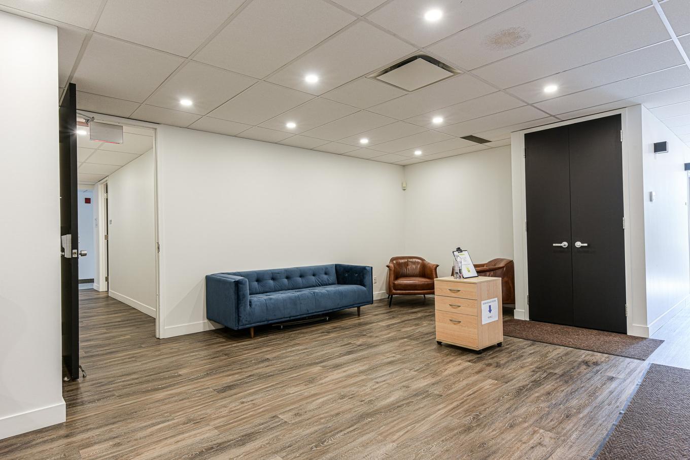 Hall - 300-370Z Ch. De Chambly, Longueuil (Le Vieux-Longueuil), QC - Indoor Photo Showing Other Room