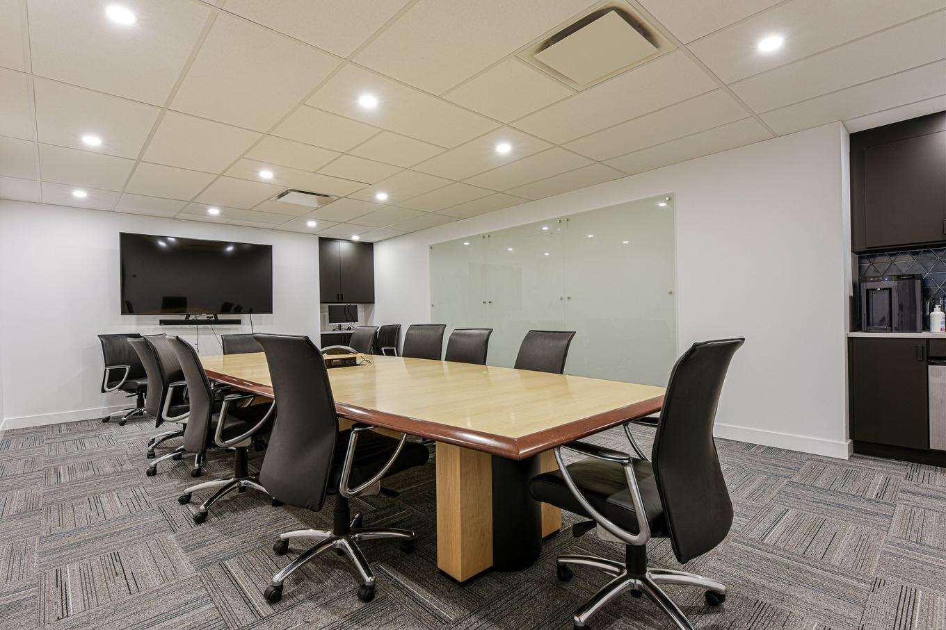 Conference room - 300-370Z Ch. De Chambly, Longueuil (Le Vieux-Longueuil), QC - Indoor Photo Showing Office