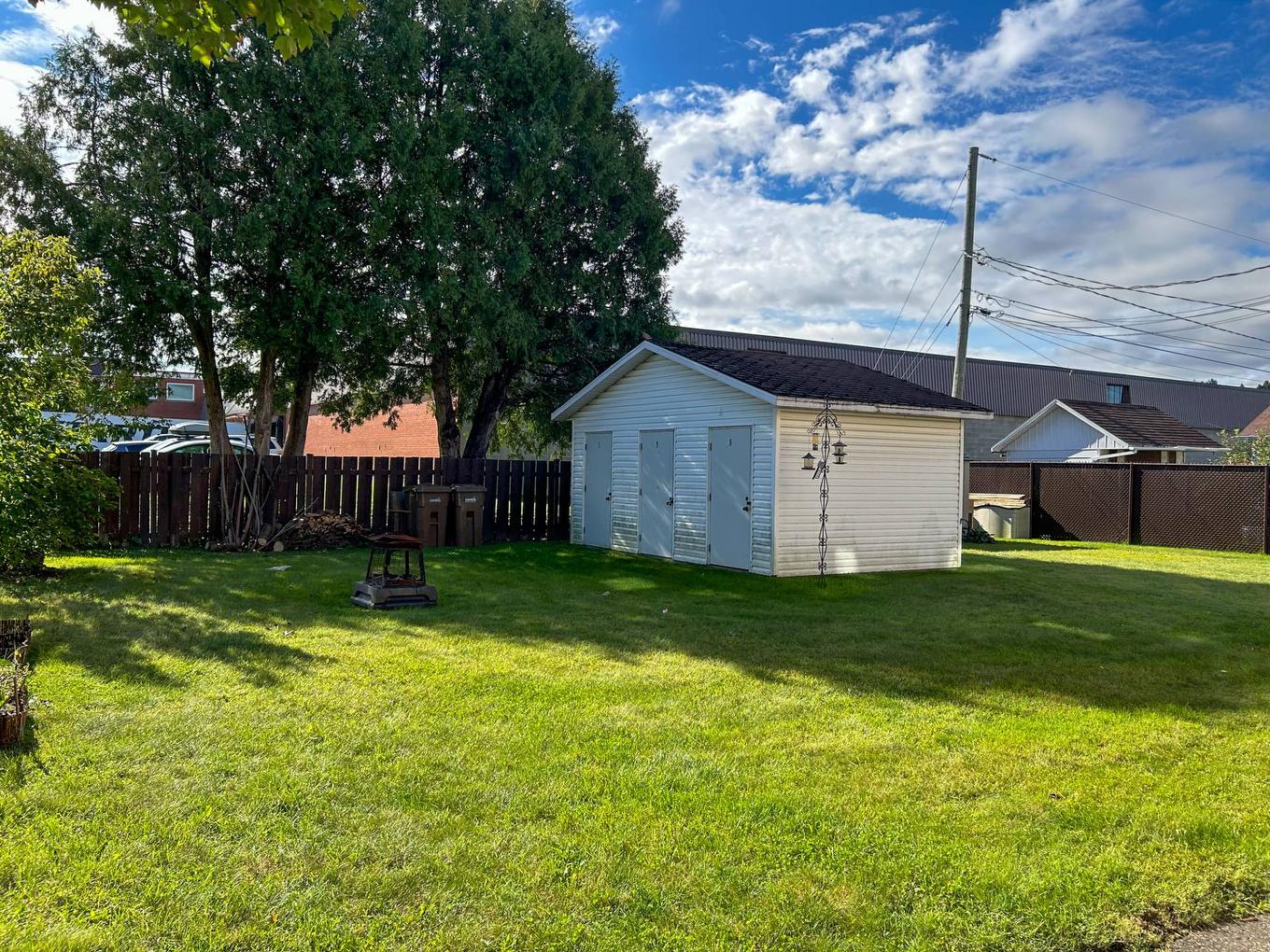 Cour - 2035 Rue Ferdinand, Drummondville, QC - Outdoor