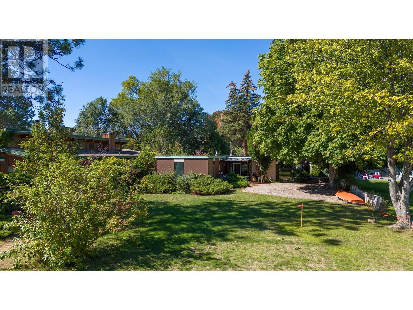 7413 Kirk Avenue, Summerland, BC - Outdoor