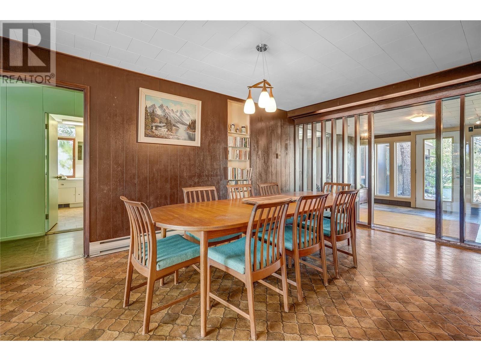 7413 Kirk Avenue, Summerland, BC - Indoor Photo Showing Dining Room