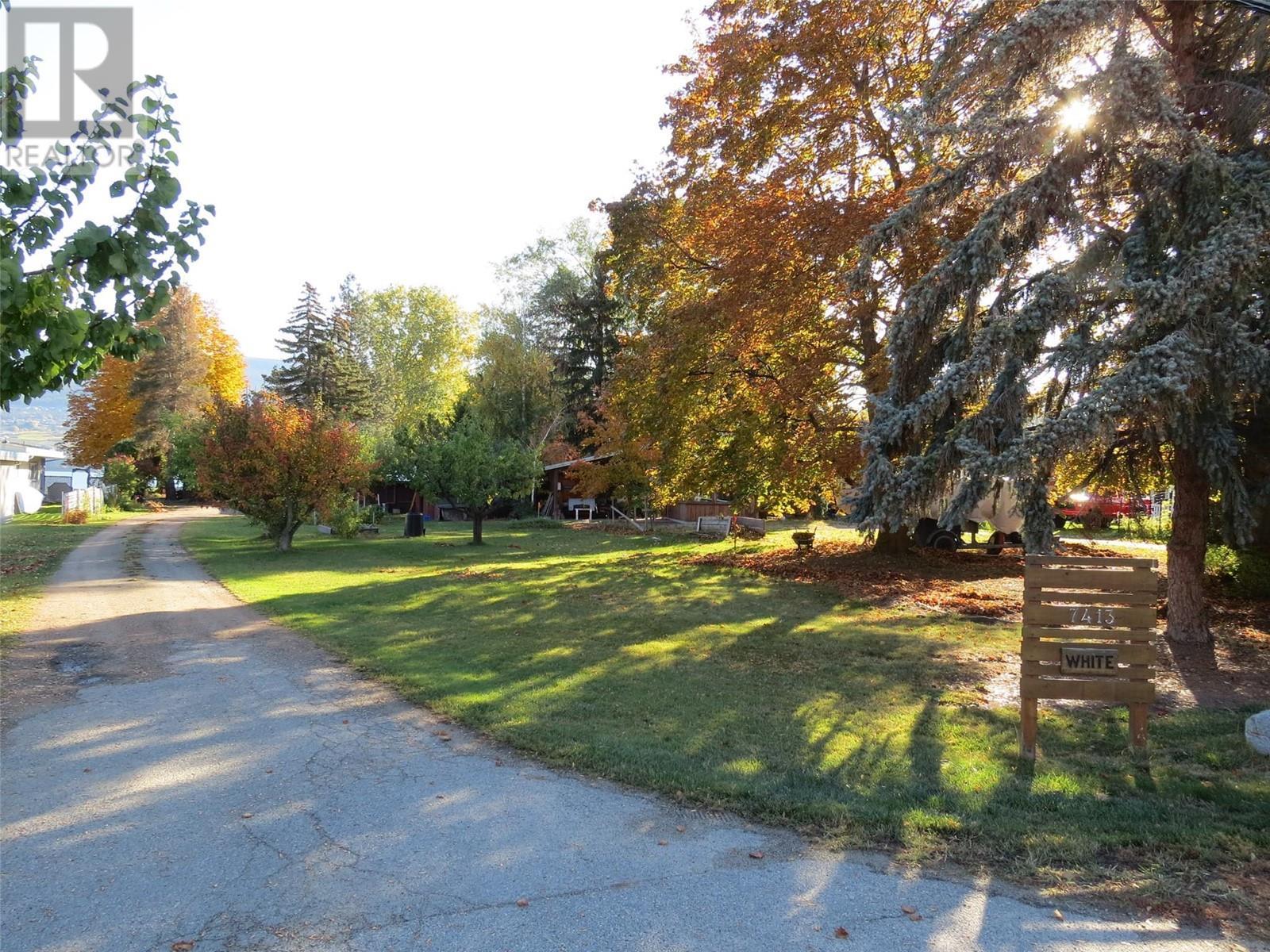 7413 Kirk Avenue, Summerland, BC - Outdoor