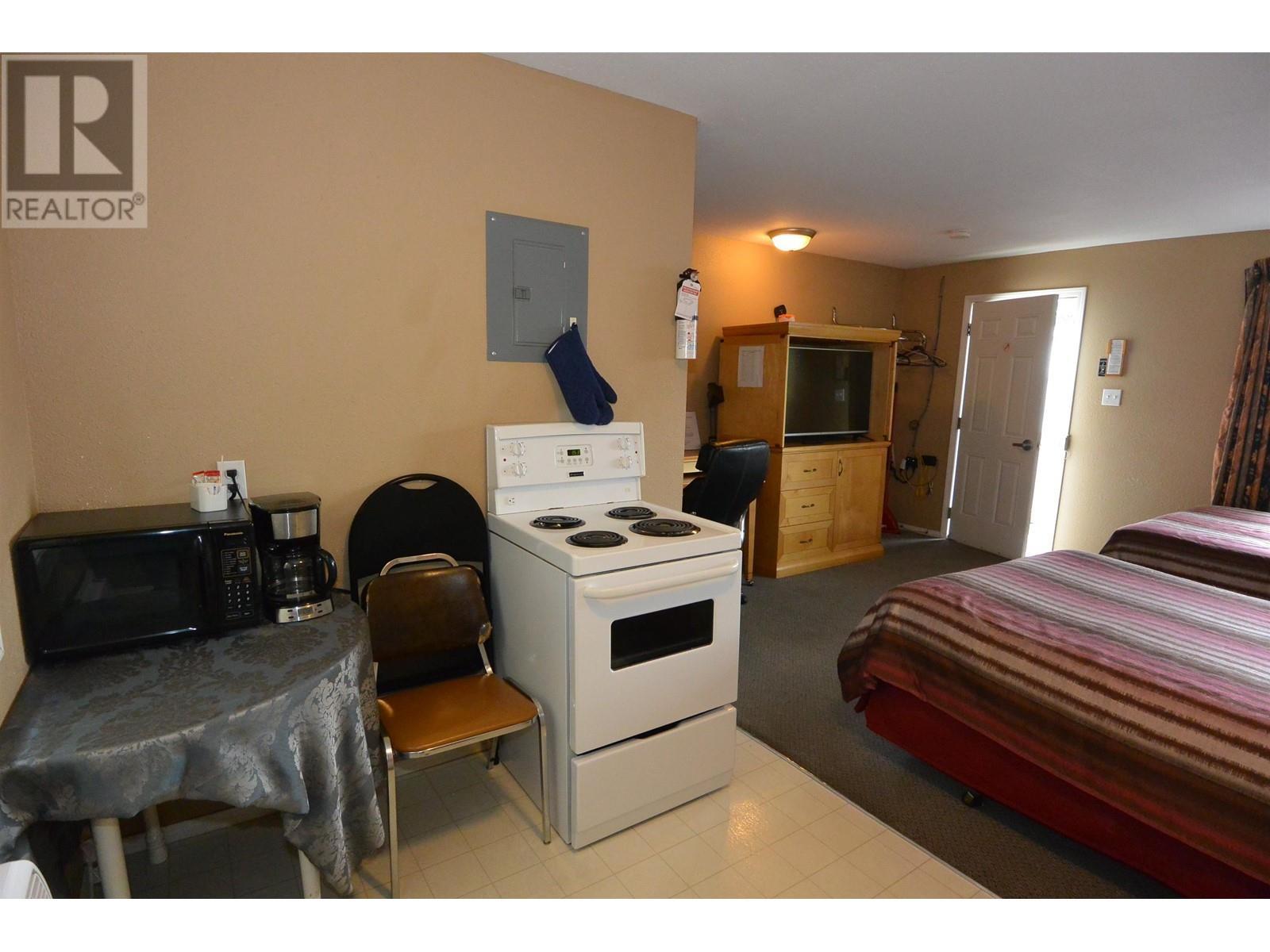 4444 10Th Avenue, New Hazelton, BC