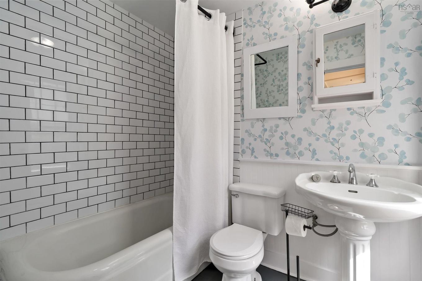 7602 Highway 8, South Brookfield, NS