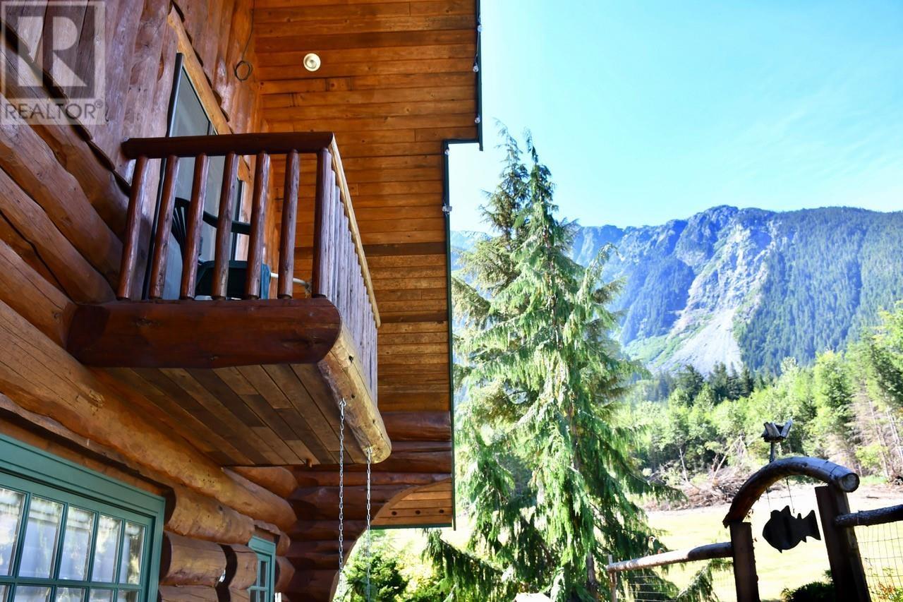 3531 Mackenzie 20 Highway, Hagensborg, BC -