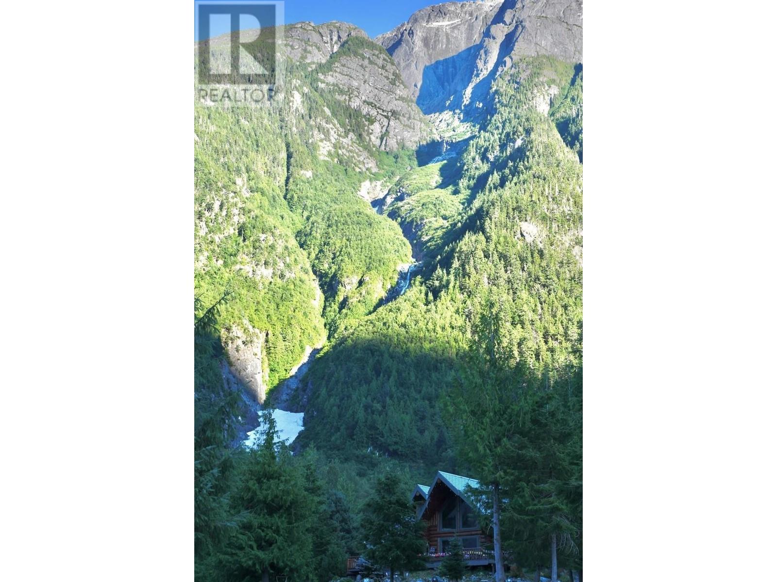 3531 Mackenzie 20 Highway, Hagensborg, BC - With View