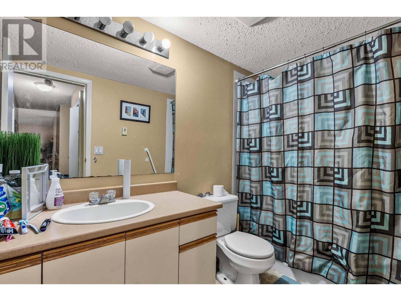 1760 Brunner Avenue Unit# 209, Kamloops, BC - Indoor Photo Showing Bathroom