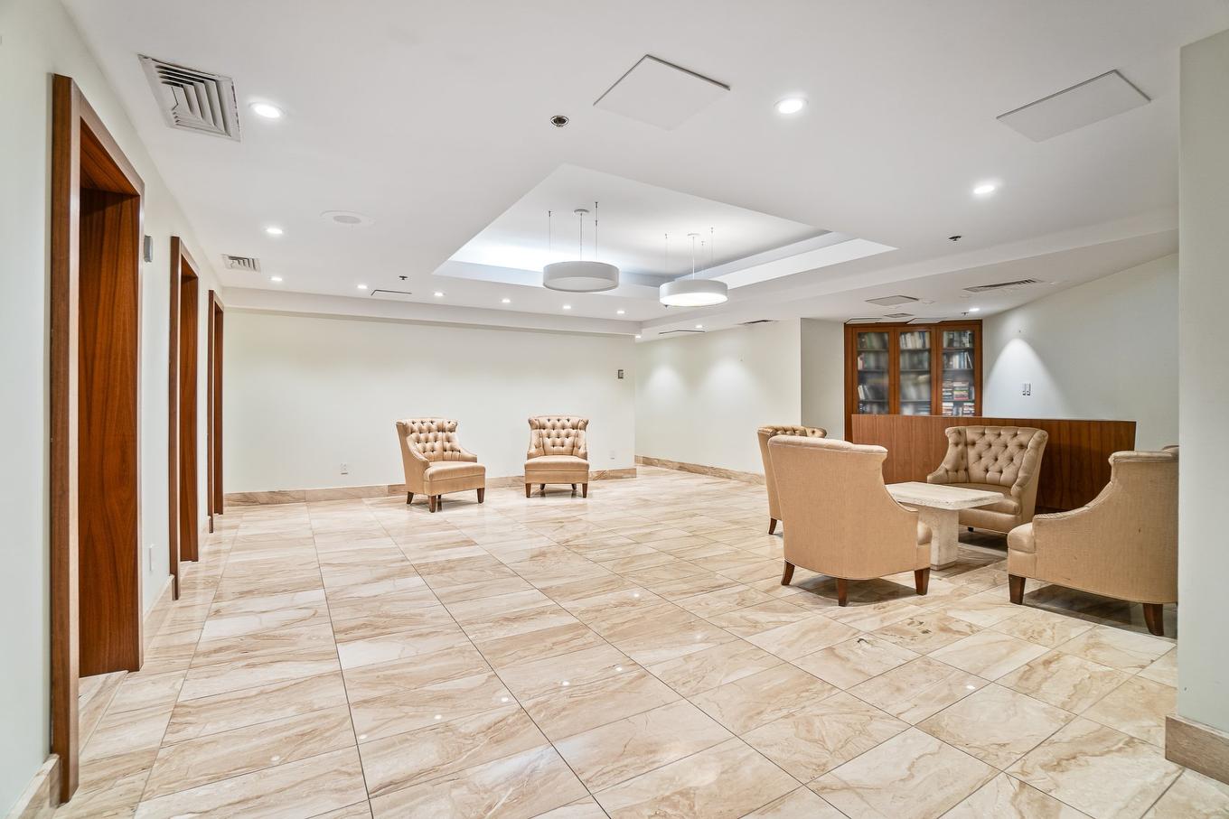 Autre - 707-2500 Av. Pierre-Dupuy, Montréal (Ville-Marie), QC - Indoor Photo Showing Other Room